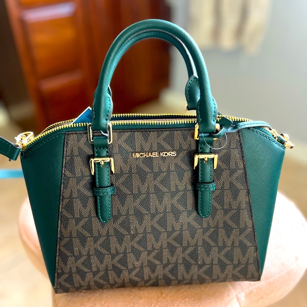 NEW Michael Kors Ciara Medium Messenger in signature racing green